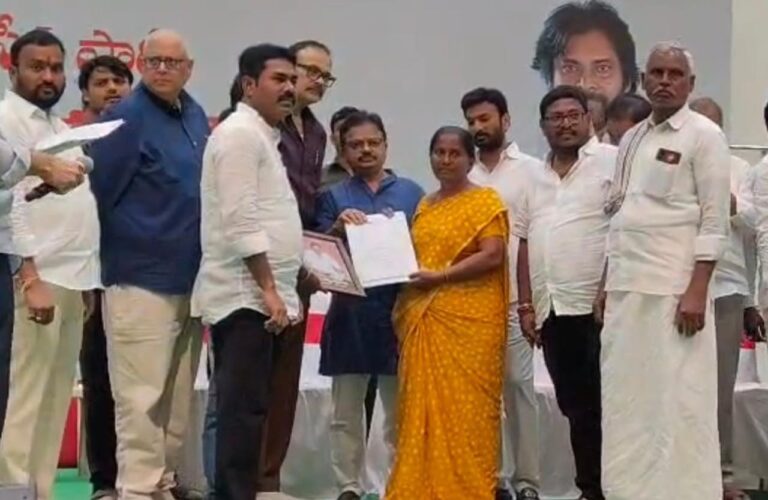 ప్రమాదంలో మరణించిన జనసేన పార్టీ క్రియాశీల కార్యకర్తల కుటుంబాలకు 5 లక్షల ఇన్స్యూరెన్స్ చెక్కుల పంపిణీ